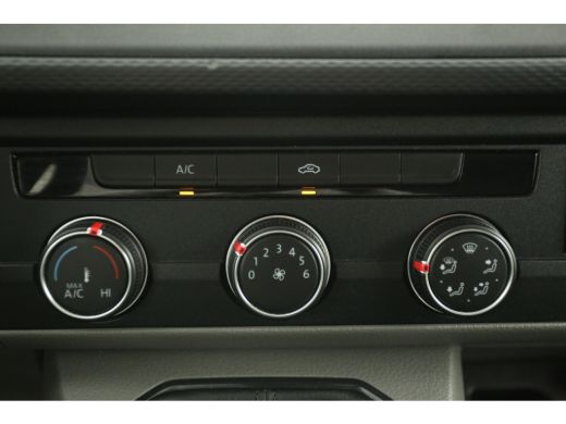 Volkswagen Transporter 2.0 TDI L2H1 Airco Cruise Carplay PDC Navigatie 3 Persoons Elektrpakket Trekhaak ActivLease financial lease