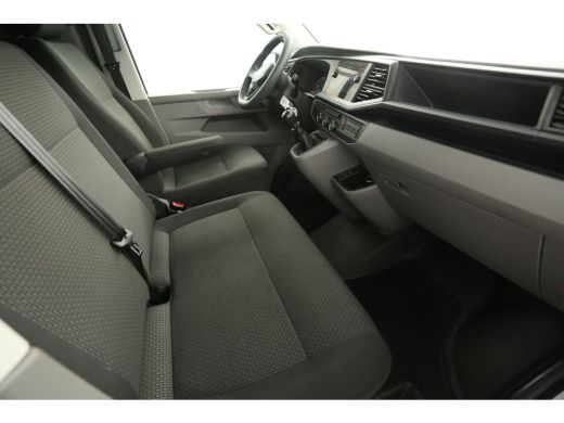 Volkswagen Transporter 2.0 TDI L2H1 Airco Cruise Carplay PDC Navigatie 3 Persoons Elektrpakket Trekhaak ActivLease financial lease