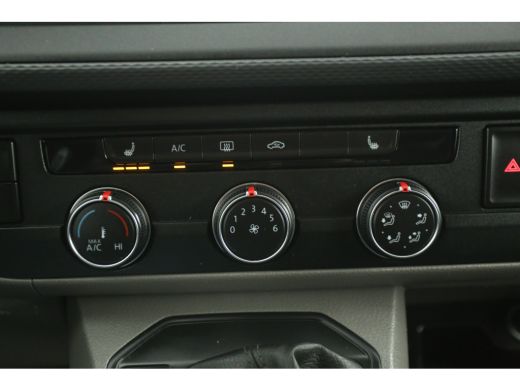 Volkswagen Transporter 2.0 TDI L2H1 DSG Automaat 150PK 2xSchuifdeur Airco Camera Carplay Cruise Trekhaak Navi PDC LED 18... ActivLease financial lease