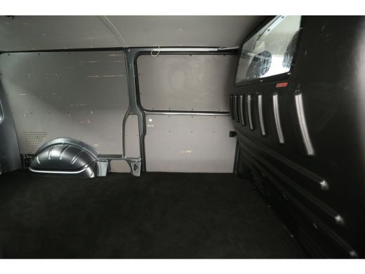 Volkswagen Transporter 2.0 TDI L2H1 DSG Automaat 150PK 2xSchuifdeur Airco Camera Carplay Cruise Trekhaak Navi PDC LED 18... ActivLease financial lease