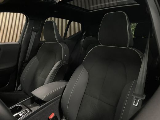 Volvo  XC40 T5 Recharge Ultimate Dark | Schuifdak | Trekhaak | All Season banden | Harman Kardon | Adaptieve ... ActivLease financial lease