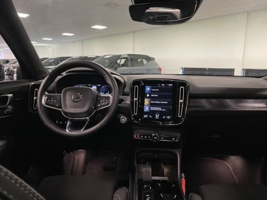 Volvo  XC40 T5 Recharge Ultimate Dark | Schuifdak | Trekhaak | All Season banden | Harman Kardon | Adaptieve ... ActivLease financial lease