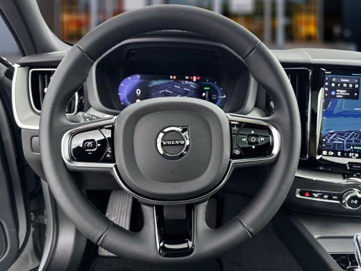 Volvo  XC60 T6 Recharge AWD Plus Dark | Sporstoelen | Trekhaak | 360 Camera | Panoramadak | Elektr. verst. st... ActivLease financial lease