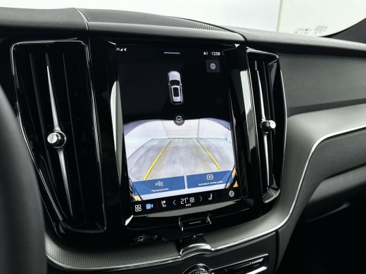 Volvo  XC60 T6 Recharge AWD Plus Dark | Sporstoelen | Trekhaak | 360 Camera | Panoramadak | Elektr. verst. st... ActivLease financial lease