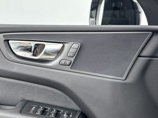 Volvo  XC60 T6 Recharge AWD Plus Dark | Sporstoelen | Trekhaak | 360 Camera | Panoramadak | Elektr. verst. st... ActivLease financial lease