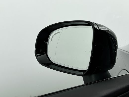 Volvo  XC60 T6 Recharge AWD Plus Dark | Sporstoelen | Trekhaak | 360 Camera | Panoramadak | Elektr. verst. st... ActivLease financial lease