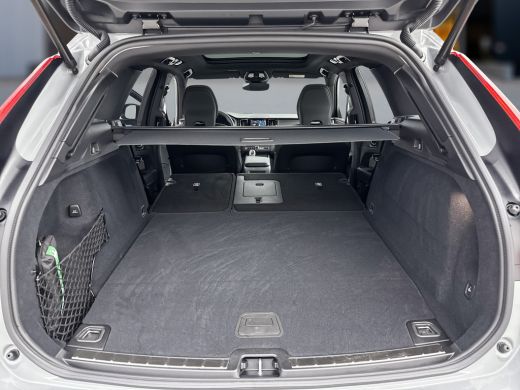 Volvo  XC60 T6 Recharge AWD Plus Dark | Sporstoelen | Trekhaak | 360 Camera | Panoramadak | Elektr. verst. st... ActivLease financial lease