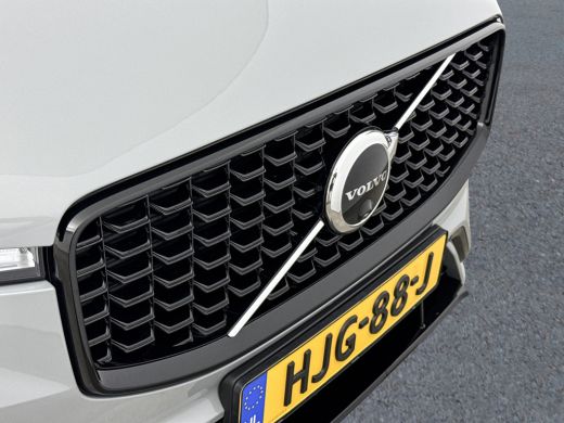 Volvo  XC60 T6 Recharge AWD Plus Dark | Sporstoelen | Trekhaak | 360 Camera | Panoramadak | Elektr. verst. st... ActivLease financial lease