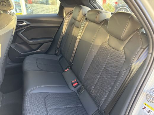 Audi A1 Sportback S Edition 25 TFSI 95 pk S-tronic | Contrastkleur dak | Automatische airco | Afgevlakt s... ActivLease financial lease