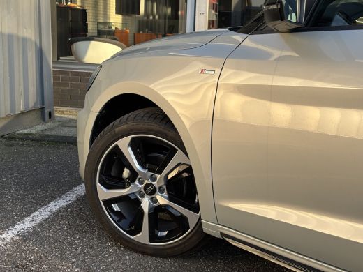 Audi A1 Sportback S Edition 25 TFSI 95 pk S-tronic | Contrastkleur dak | Automatische airco | Afgevlakt s... ActivLease financial lease