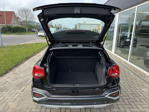 Audi Q2 35 TFSI S Edition Zwart metallic | Fabrieksgarantie ActivLease financial lease