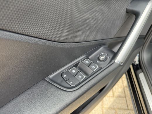 Audi Q2 35 TFSI S Edition Virtueel | Fabrieksgarantie ActivLease financial lease