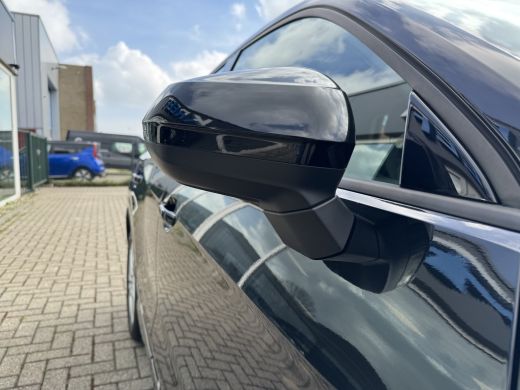 Audi Q2 35 TFSI S Edition Zwart metallic | Fabrieksgarantie ActivLease financial lease