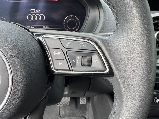 Audi Q2 35 TFSI S Edition Zwart metallic | Fabrieksgarantie ActivLease financial lease