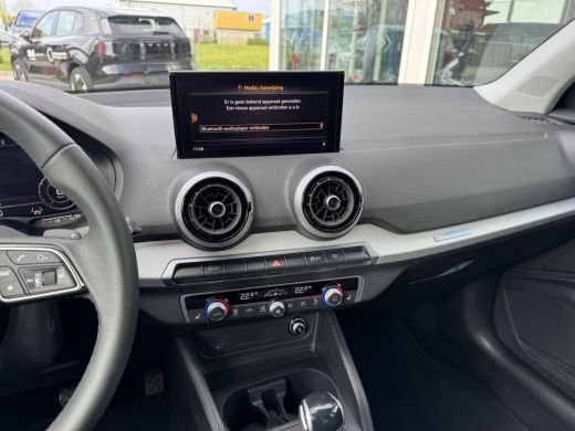 Audi Q2 35 TFSI S Edition Zwart metallic | Fabrieksgarantie ActivLease financial lease