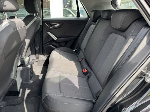 Audi Q2 35 TFSI S Edition Zwart metallic | Fabrieksgarantie ActivLease financial lease