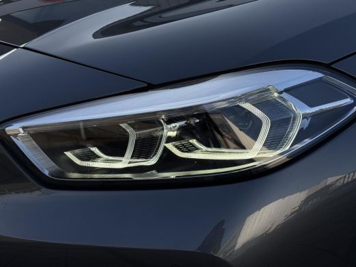 BMW 1-serie 116d Executive Edition | Live Cockpit | Sfeerverlichting | Apple Carplay | ActivLease financial lease