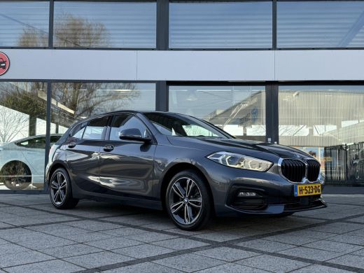 BMW 1-serie 116d Executive Edition | Live Cockpit | Sfeerverlichting | Apple Carplay | ActivLease financial lease