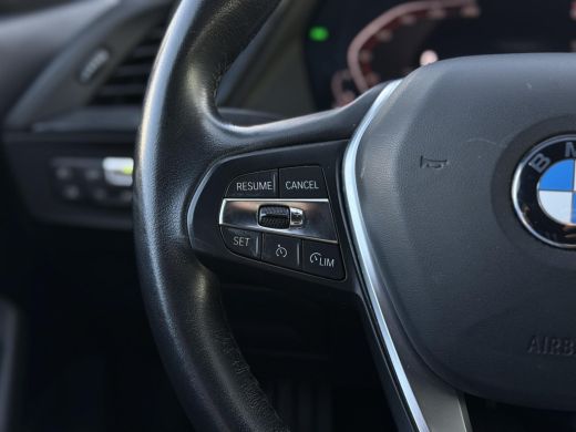 BMW 1-serie 116d Executive Edition | Live Cockpit | Sfeerverlichting | Apple Carplay | ActivLease financial lease