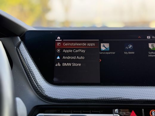 BMW 1-serie 116d Executive Edition | Live Cockpit | Sfeerverlichting | Apple Carplay | ActivLease financial lease