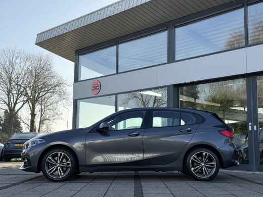 BMW 1-serie 116d Executive Edition | Live Cockpit | Sfeerverlichting | Apple Carplay | ActivLease financial lease