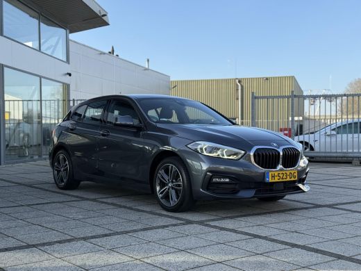 BMW 1-serie 116d Executive Edition | Live Cockpit | Sfeerverlichting | Apple Carplay | ActivLease financial lease