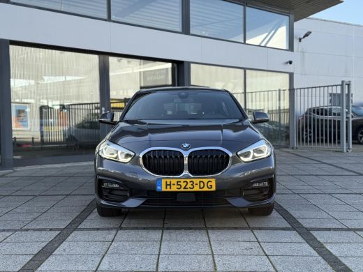 BMW 1-serie 116d Executive Edition | Live Cockpit | Sfeerverlichting | Apple Carplay | ActivLease financial lease