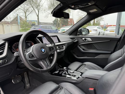 BMW 1-serie 118i M-Sport | Leder | Apple Carplay | Live Cockpit | ActivLease financial lease