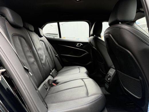 BMW 1-serie 118i M-Sport | Leder | Apple Carplay | Live Cockpit | ActivLease financial lease