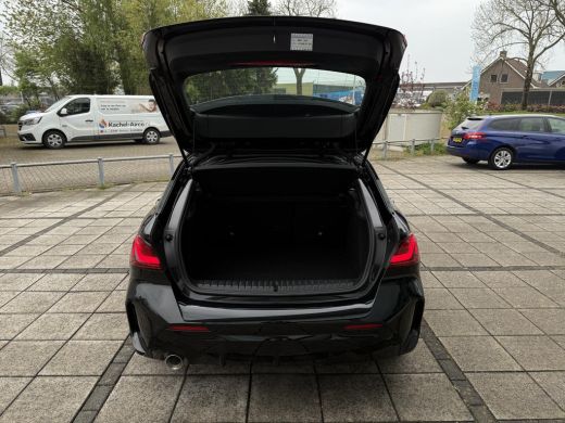 BMW 1-serie 118i M-Sport | Leder | Apple Carplay | Live Cockpit | ActivLease financial lease