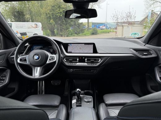 BMW 1-serie 118i M-Sport | Leder | Apple Carplay | Live Cockpit | ActivLease financial lease