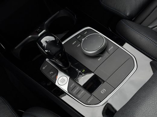 BMW 1-serie 118i M-Sport | Leder | Apple Carplay | Live Cockpit | ActivLease financial lease