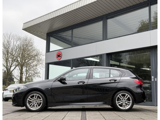 BMW 1-serie 118i M-Sport | Leder | Apple Carplay | Live Cockpit | ActivLease financial lease