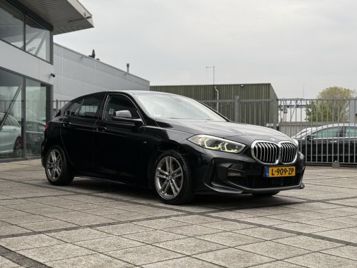 BMW 1-serie 118i M-Sport | Leder | Apple Carplay | Live Cockpit | ActivLease financial lease