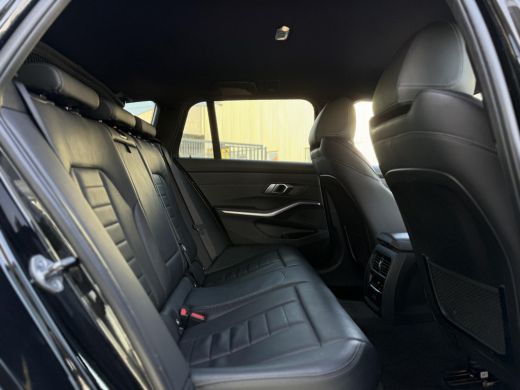 BMW 3 Serie Touring 318i Aut. High Executive Ed. | Live Cockpit | Apple Carplay | Trekhaak | ActivLease financial lease