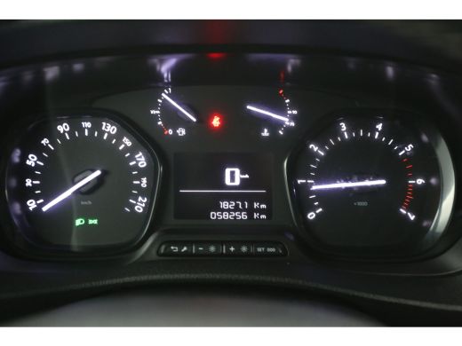 Citroën Jumpy 2.0 BlueHDI 360Camera 2xSchuifdeur Airco Cruise Carplay 3 Persoons PDC LED Trekhaak ActivLease financial lease