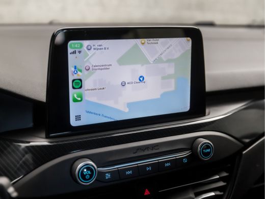 Ford Focus 1.0 EcoBoost ST Line (APPLE CARPLAY, GROOT NAVI, STUUR/STOELVERWARMING, SPORTSTOELEN, PARKEERSENS... ActivLease financial lease