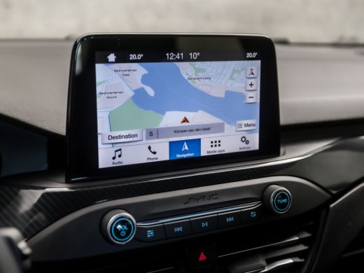 Ford Focus 1.0 EcoBoost ST Line (APPLE CARPLAY, GROOT NAVI, STUUR/STOELVERWARMING, SPORTSTOELEN, PARKEERSENS... ActivLease financial lease