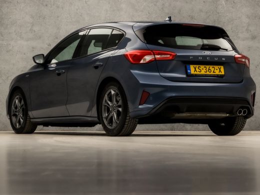 Ford Focus 1.0 EcoBoost ST Line (APPLE CARPLAY, GROOT NAVI, STUUR/STOELVERWARMING, SPORTSTOELEN, PARKEERSENS... ActivLease financial lease