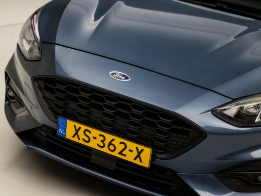 Ford Focus 1.0 EcoBoost ST Line (APPLE CARPLAY, GROOT NAVI, STUUR/STOELVERWARMING, SPORTSTOELEN, PARKEERSENS... ActivLease financial lease