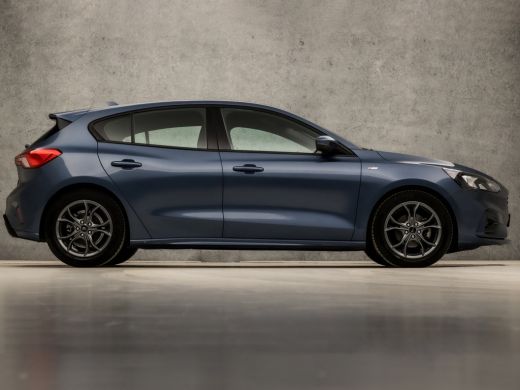 Ford Focus 1.0 EcoBoost ST Line (APPLE CARPLAY, GROOT NAVI, STUUR/STOELVERWARMING, SPORTSTOELEN, PARKEERSENS... ActivLease financial lease