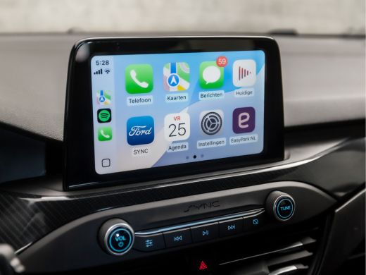 Ford Focus 1.0 EcoBoost ST Line (APPLE CARPLAY, GROOT NAVI, STUUR/STOELVERWARMING, SPORTSTOELEN, PARKEERSENS... ActivLease financial lease