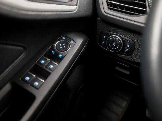 Ford FOCUS Wagon 1.0 EcoBoost ST Line (APPLE CARPLAY, GROOT NAVI, STUUR/STOELVERWARMING, CLIMATE, SPORTSTOELEN, PA... ActivLease financial lease