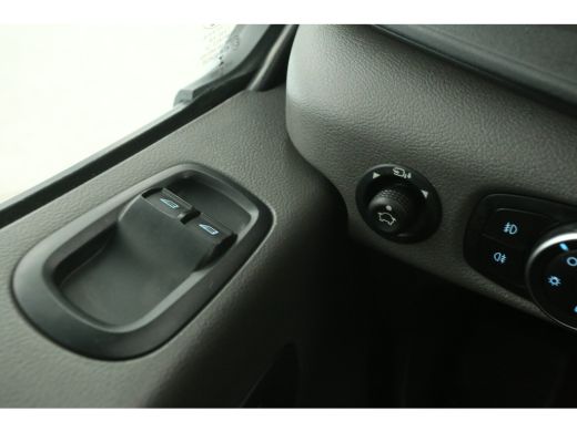 Ford Transit 350 2.0 TDCI L2H2 Trend Automaat Airco Cruise PDC 3 Persoons LED Elektrpakket Trekhaak ActivLease financial lease