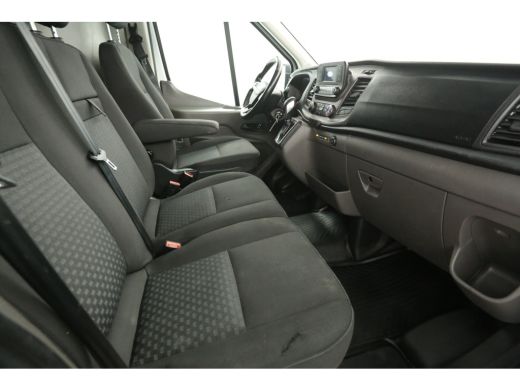 Ford Transit 350 2.0 TDCI L2H2 Trend Automaat Airco Cruise PDC 3 Persoons LED Elektrpakket Trekhaak ActivLease financial lease