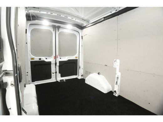 Ford Transit 350 2.0 TDCI L2H2 Trend Automaat Airco Cruise PDC 3 Persoons LED Elektrpakket Trekhaak ActivLease financial lease