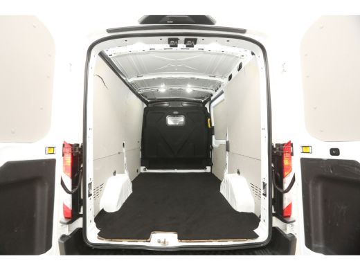 Ford Transit 350 2.0 TDCI L2H2 Trend Automaat Airco Cruise PDC 3 Persoons LED Elektrpakket Trekhaak ActivLease financial lease