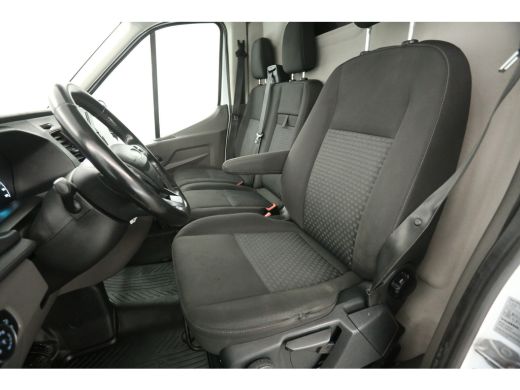 Ford Transit 350 2.0 TDCI L2H2 Trend Automaat Airco Cruise PDC 3 Persoons LED Elektrpakket Trekhaak ActivLease financial lease