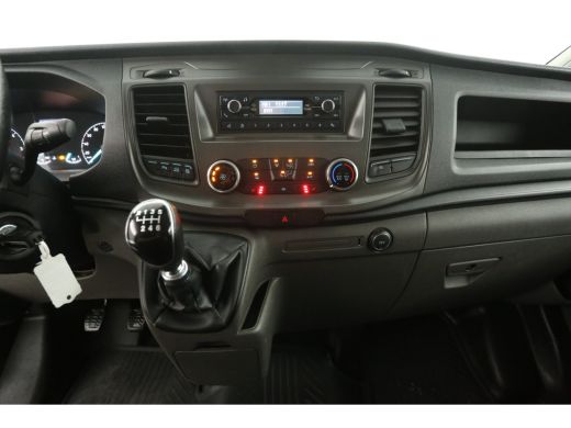 Ford Transit Custom 300 2.0 TDCI L2H1 Airco Cruise LED 2800KG Trekgew. Trekhaak 3 Persoons 16"LMV PDC Stoelverwarming ActivLease financial lease