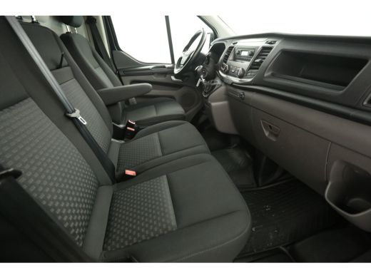Ford Transit Custom 300 2.0 TDCI L2H1 Airco Cruise LED 2800KG Trekgew. Trekhaak 3 Persoons 16"LMV PDC Stoelverwarming ActivLease financial lease